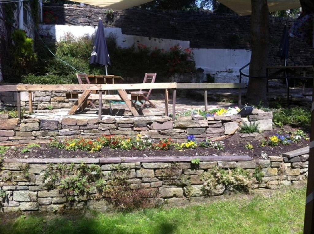 The Red Lion Inn Holmfirth Exterior photo