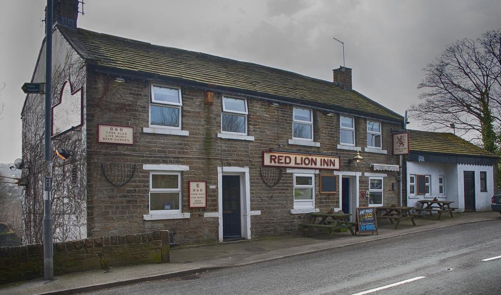 The Red Lion Inn Holmfirth Exterior photo